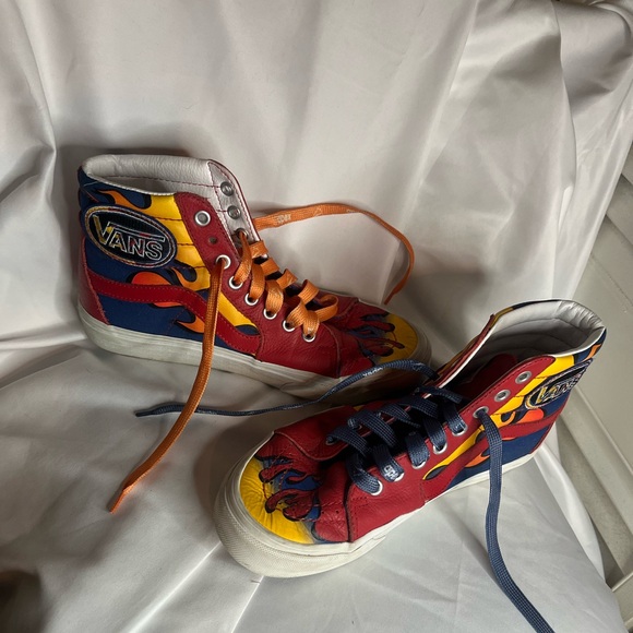 VANS Flame Artistic High-Top Sneakers with APEX Skate laces - Picture 2 of 16